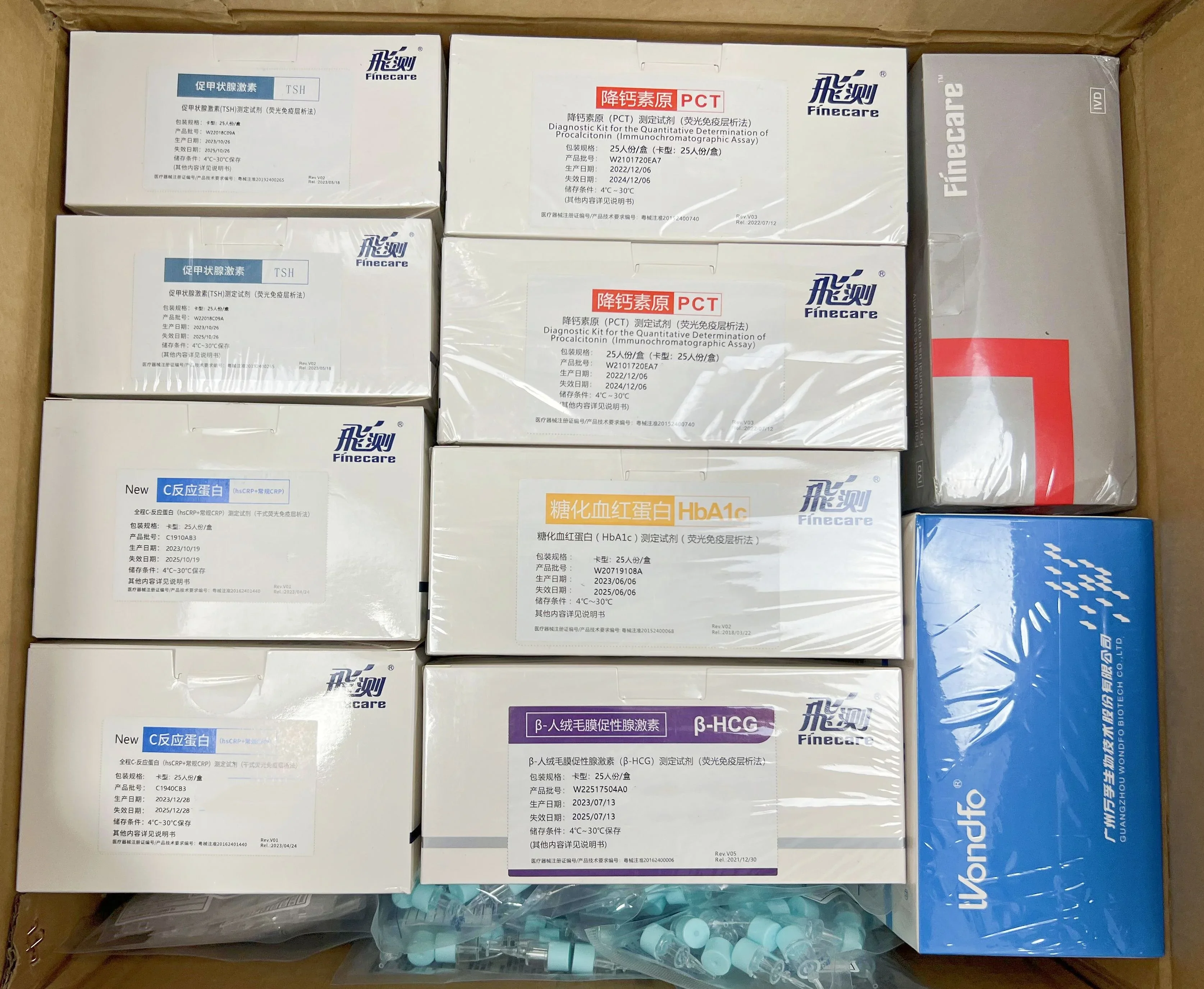 Finecare Ilościowa fluorescencja Immunoassay Detekcja diagnostyczna Prog TT3 TT4 FT3 FT4 Zestaw testowy