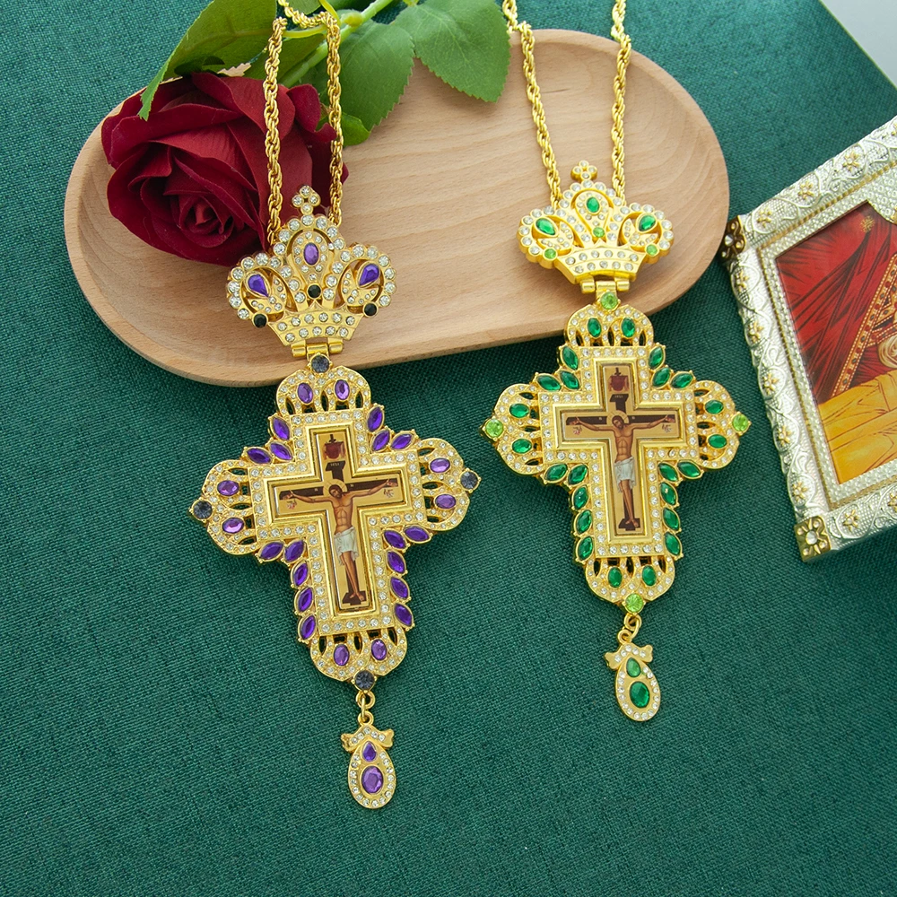HTISOK Goldfarbenes Orthodoxes Kreuz-Anhänger mit farbigen Strasssteinen, christliches Kruzifix, religiöses Geschenk für Männer und Frauen mit Box – Detail 11