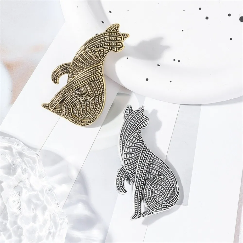 Elegant Running Horse Brooches Antique Finish Gold Silver Alloy Animal Brooch Abstracted Charm Vintage Leopard Pin Coat Jewelry