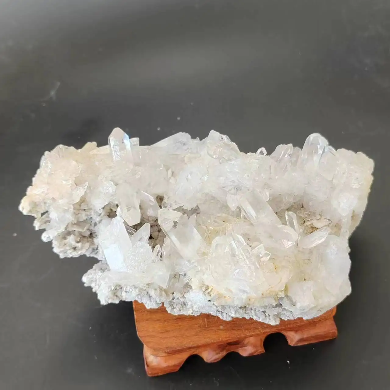 

565g natural white crystal cluster mineral standard crystal healing Reiki stone original origin specimen home decoration