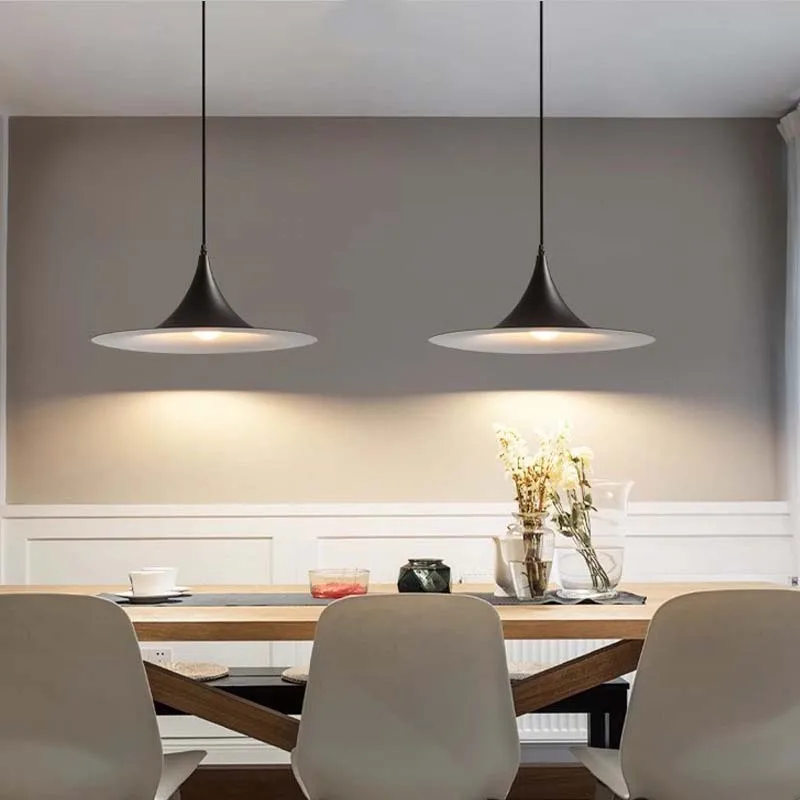 

Modern LED metal horn shaped black and white pendant light, coffee shop, bar, living room, restaurant, creative home decoration