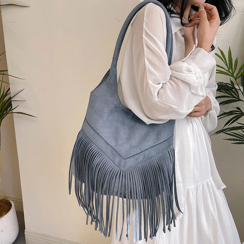 Petit sac à main à pompons en tissu suédé pour femme, sacs sous les bras, sacs à main doux pour femme, tendance féminine, 2024