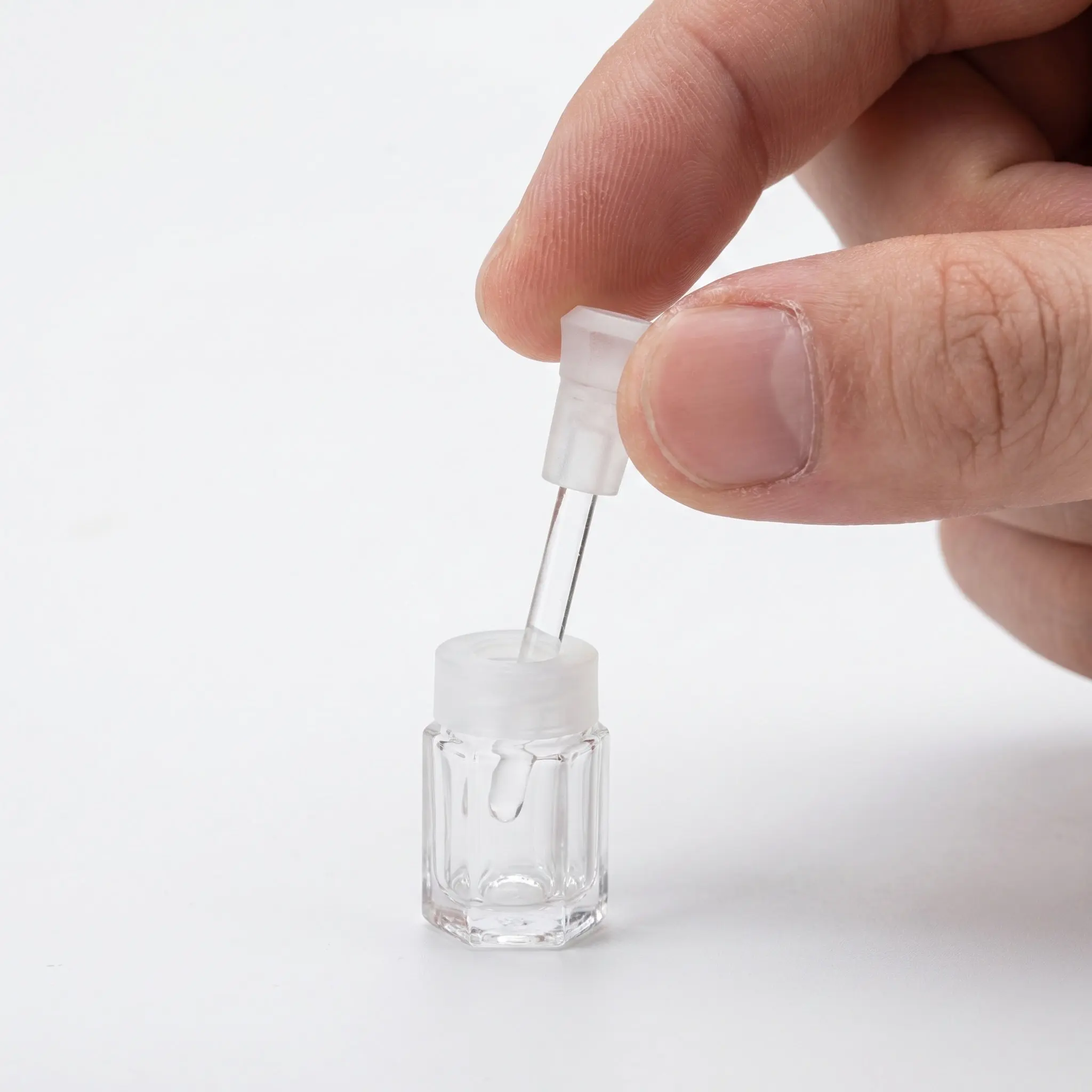 100Pcs Essential Oil Bottle Wand Octagon Glass Bottles Leakproof Rod Applicator for Aromatherapy Sample Storage Travel