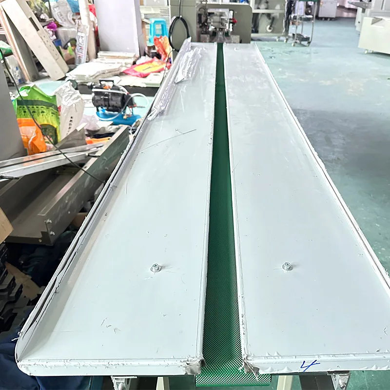 Customized Horizontal Pillow Flow Packaging Cake Food Bread Cake Packing Machine