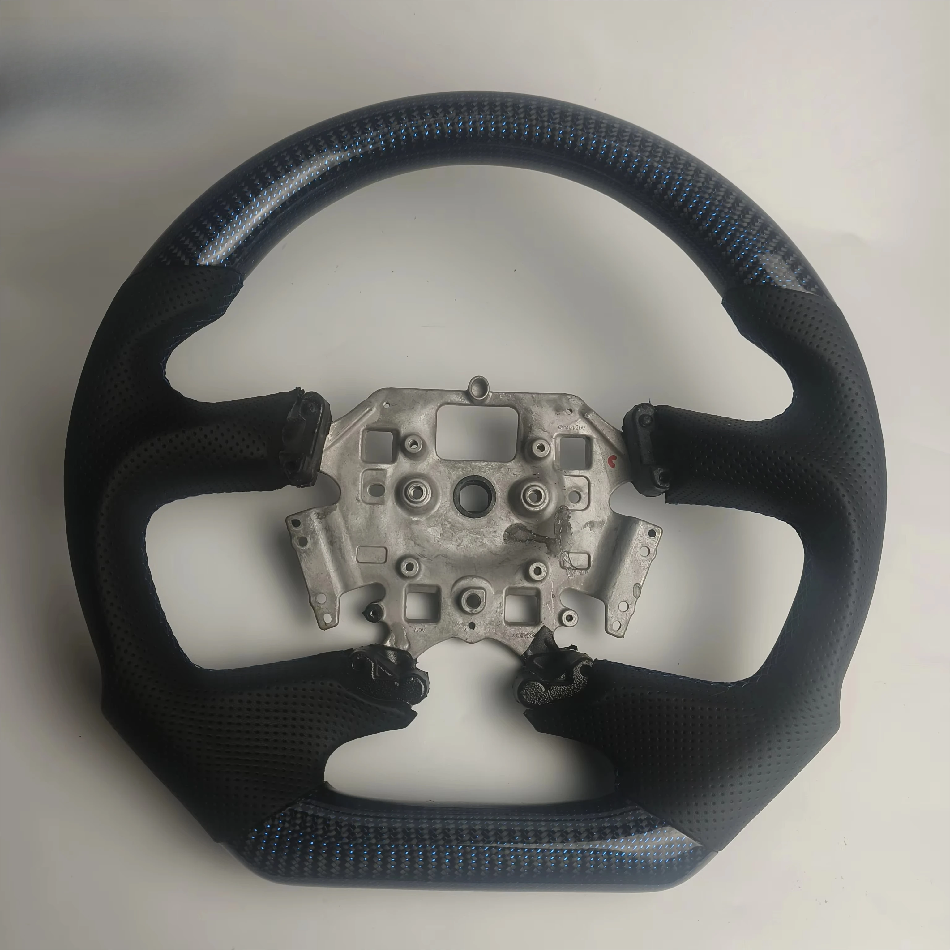 Falcon BA BF XR6 Turbo XR8 Factory Customization Perforated Carbon Fiber Sports 4 Spoke Steering Wheel Wholesale