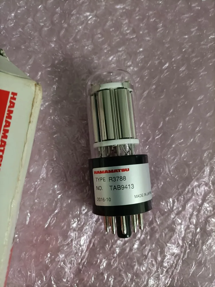 New Binsong produces Phototube R3788, high-quality electronic tube.