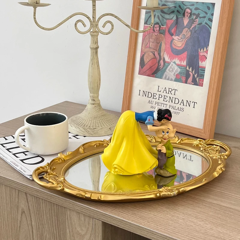 

Cartoon Snow White Kisses Dwarfs Anime Figure Desktop Model Ornaments Home Decoration Children Birthday Gift Toy