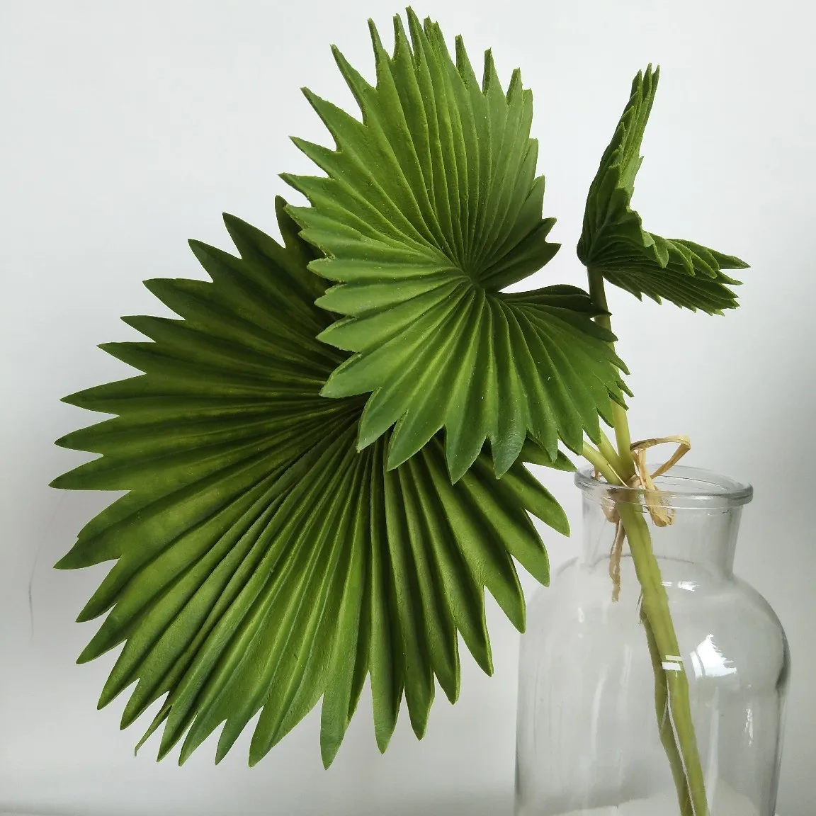 3 Pcs Artificial Palm Leaves Bunch Green Plastic Fake Plants Simulation Leaves Flower Arrangement Home Decoration