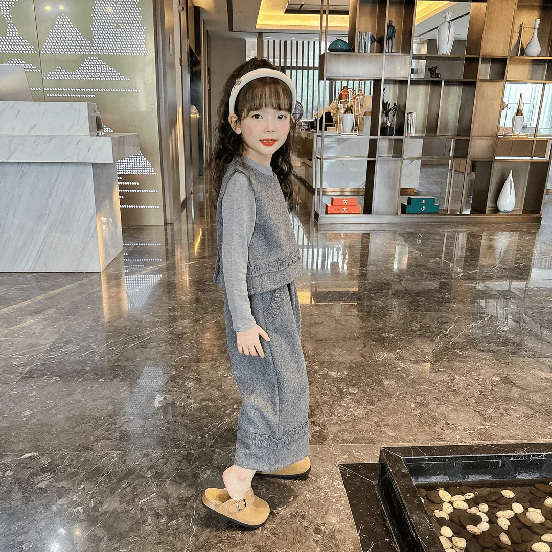 Girls Set 2025 Vest Denim New Wide Leg Pants Three Piece Set Autumn Baby Fashion Childrens Set