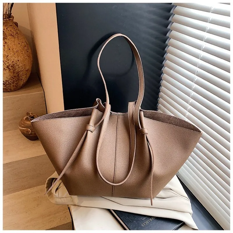 

Модная сумка с трендовым дизайном, логотипом-буквой, сумка-кроссбоди для женщин, классическая дизайнерская сумка из премиальной кожи Парижа.