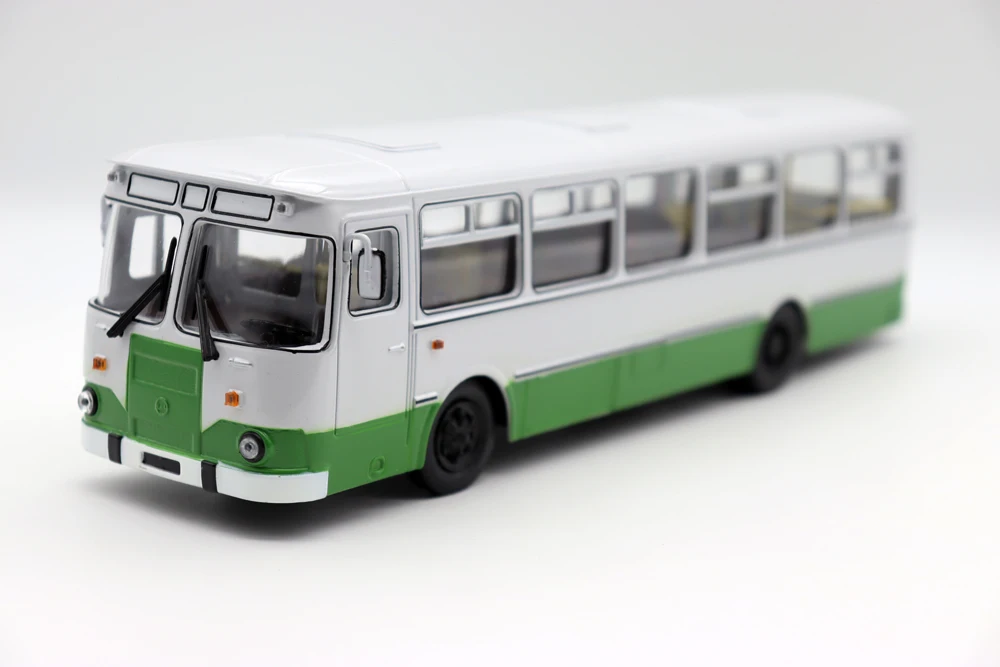 NEW Autobus 1:43 677M Bus USSR Bus Diecast model Editions Collections