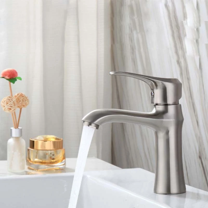 

SK8182 Смеситель для раковины из нержавеющей стали 304, с одним отверстием, для горячей и холодной воды, тип ключа