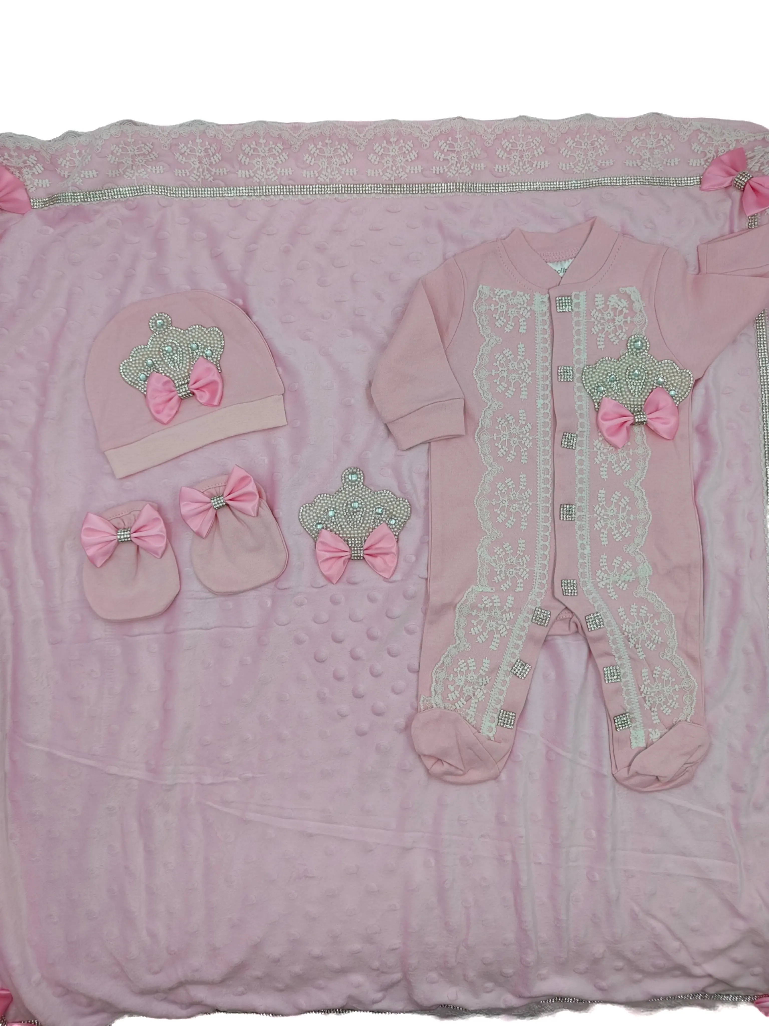Dollbling Pink Dot 4-Piece Set For 0-3-Month Baby Girls – Romper, Hat, Gloves, Blanket, Crown & Bow Accents, Customizable Name
