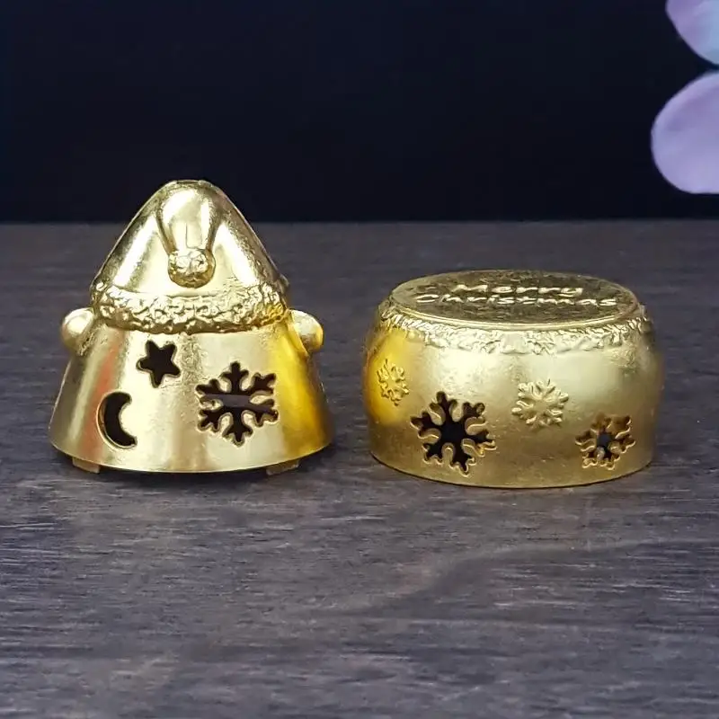 Metall-Weihnachtsmann-Räuchergefäß mit Hohlschneeflocken-Design Perfekt – Detail 9