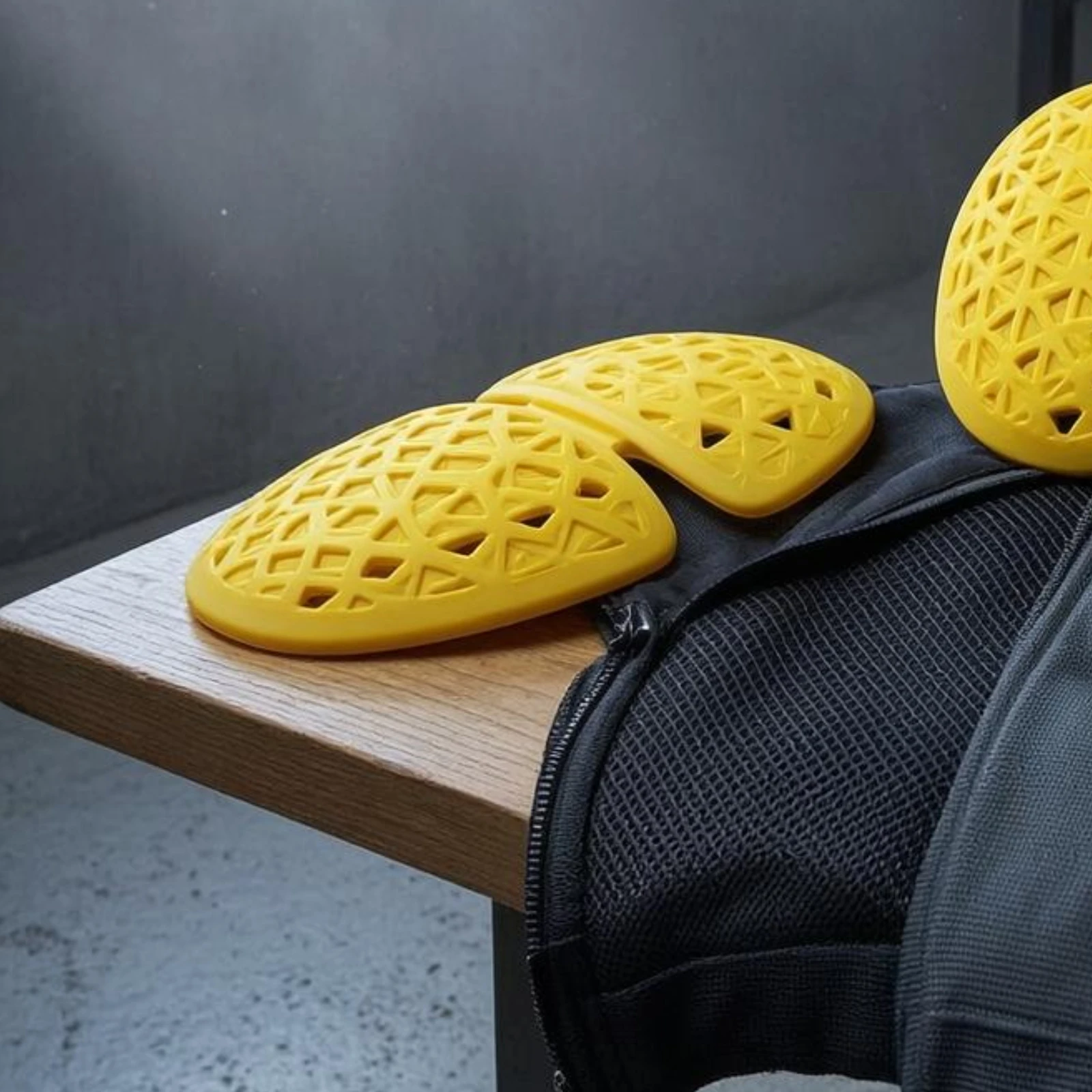 Shoulder Protectors CE Class 2 Perforated Shoulder Protectors Safeguarding Gear Breathable