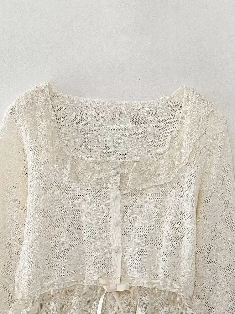 Maxdutti 2025 Summer Shirt French Beige Elegant Lace Shirt Women Minimalist Retro Knitted Blouse Women Pullover top