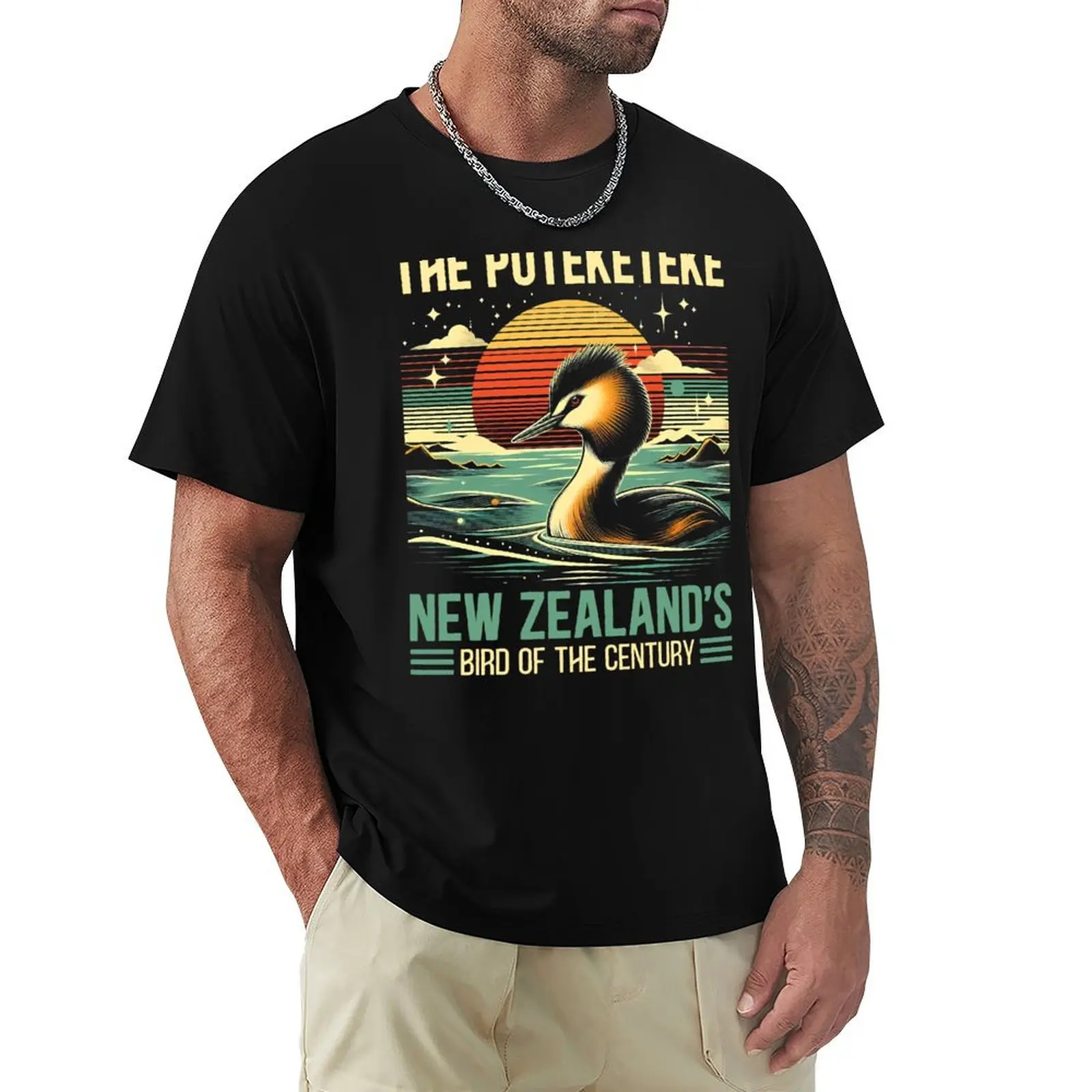 Camiseta Puteketeke New Zealand's Bird - Australasian crested grebe, camiseta informal de manga corta con diseño simple