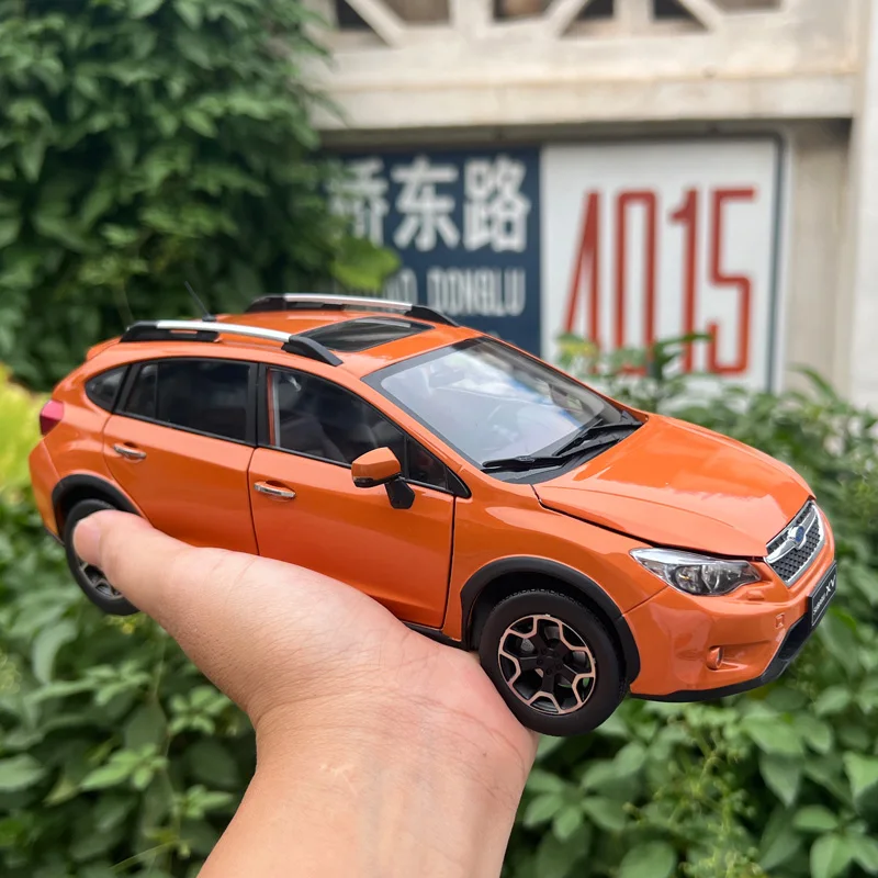 

Оригинальная модель 1:18, City SUV Subaru XV, модель автомобиля из сплава для дисплея, подарков и коллекций