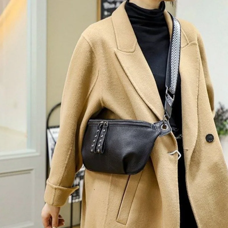 

Popular Leather Messenger Bag For Ladies Crafted By Luxury Designer With Elegant And Durable Classic Finish