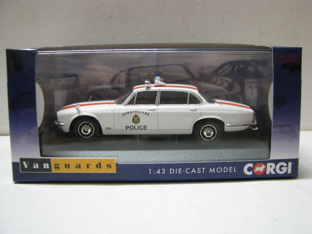 

Литой под давлением масштаб 1:43 CORGI Jaguar XJ6 (серия 2) 4.2-Strathclyde, модель автомобиля из полицейского сплава, Коллекционная игрушка, подарок, сувенирный дисплей