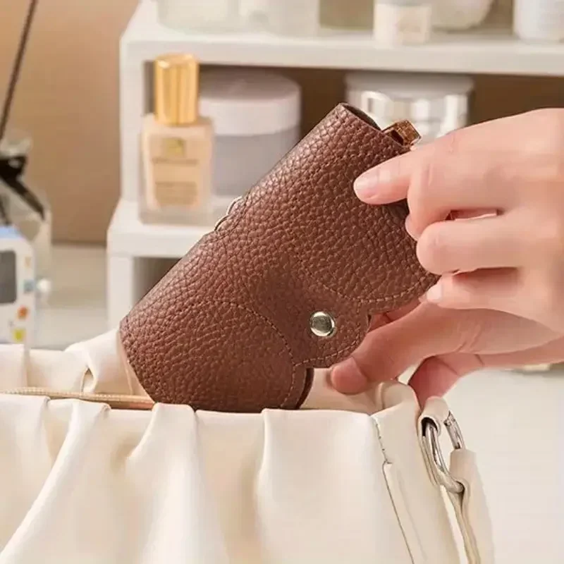 1pc Litschi Geprägte Gläser Abdeckung Nette Hängen PU Leder Sonnenbrille Lesebrille Lagerung Tasche Tragbare Reise Brillen Halter