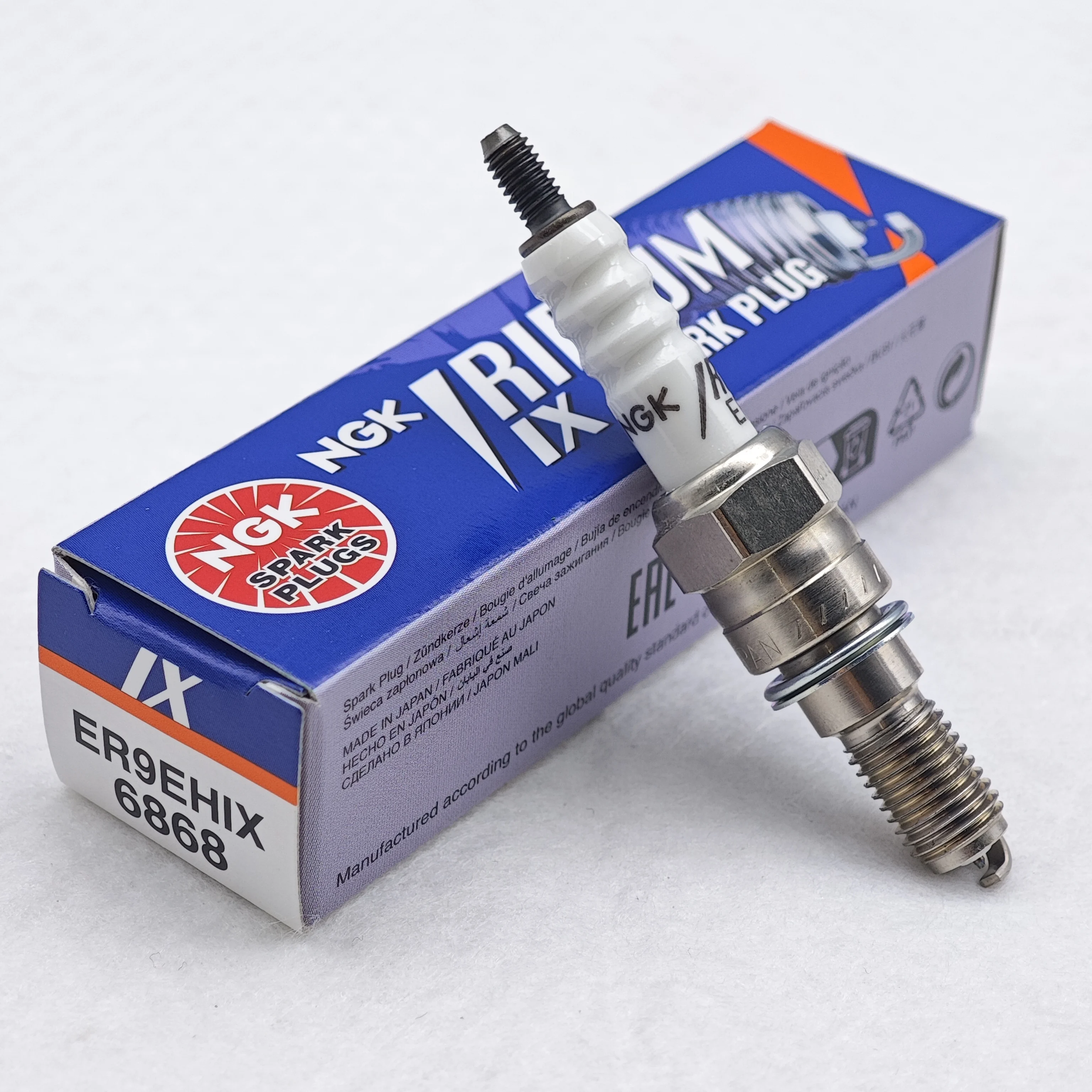 1pcs Original NGK Iridium Spark Plug ER9EHIX 6868 Suitable For VFR400 RVF400 V30 V35