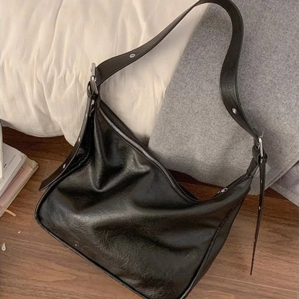 

Large Capacity Pillow Crossbody Bag Solid Color Pillow Bag PU Dumpling Bag Korean Style Shopping Bag Shoulder Bag Travel