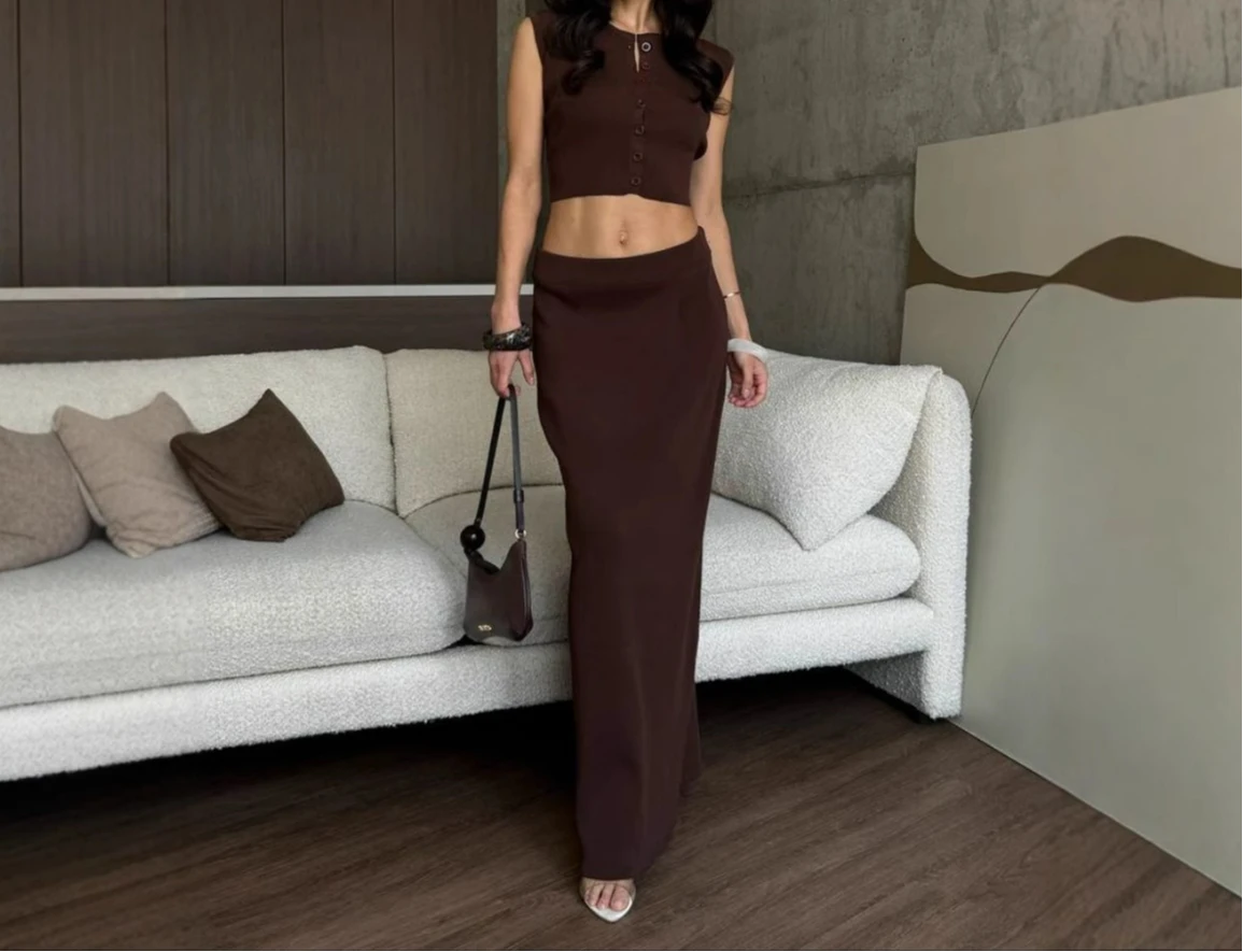 

2025 Summer New Style Fashion Tank Top Set Design Sense Solid Color Half Skirt Two Piece Set for Women