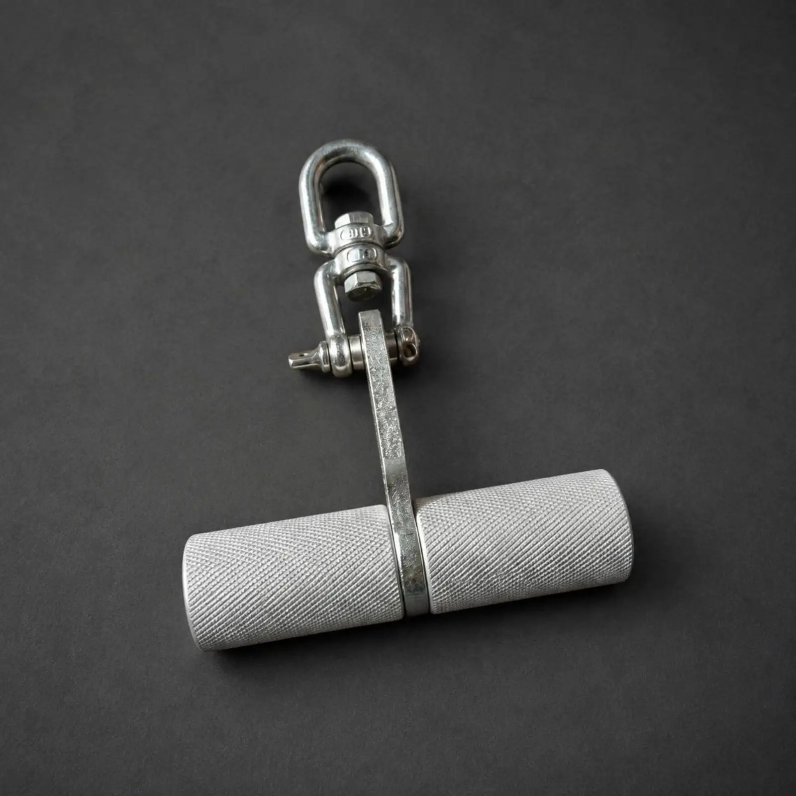 Single Hand Pull Handle Non-Slip Grip Cable Machine Handle Metal Swivel Fitness Accessory for Home Gym
