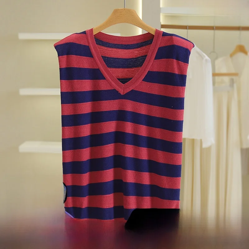 

Versatile Stripe V-Ne Svel Knitted Vest Brand 25 Autumn Top Comfortable Straight Cut Polyester Fiber Hooded Single Piece
