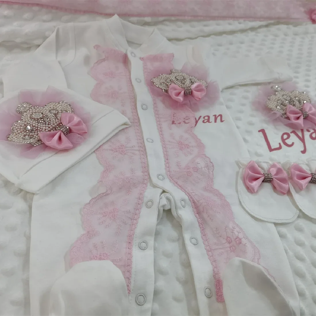 5pcs Handmade DIY Vinyl Name Personalized Baby Girl Newborn Jewels Crown Pink Take Me Home Layette 5 Piece Deluxe Gift Set