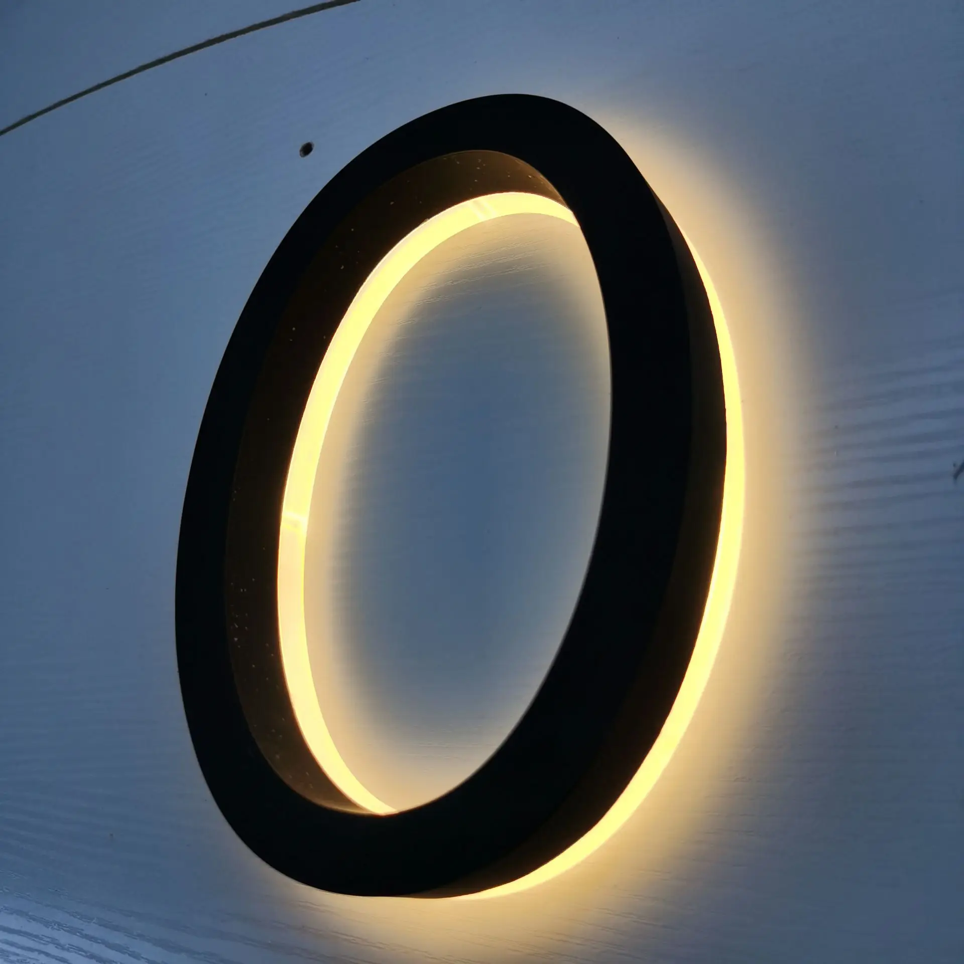 Plaque de porte en acier inoxydable éclairée par LED, numéro de maison noir personnalisé de 5 pouces