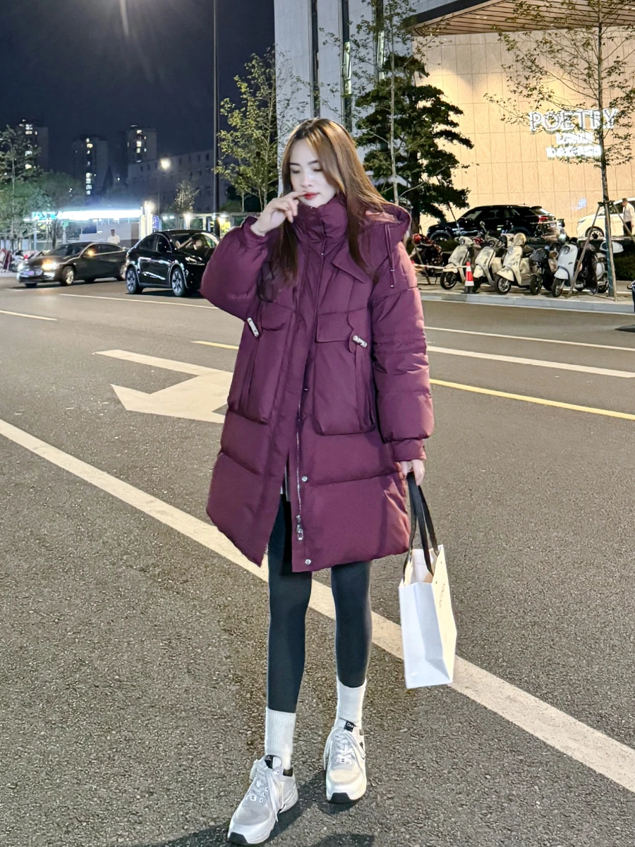 

Женская зимняя куртка из белого пуха 90% (пуховик) свободного кроя, утепленная, средней длины, модная и стильная, для повседневной носки