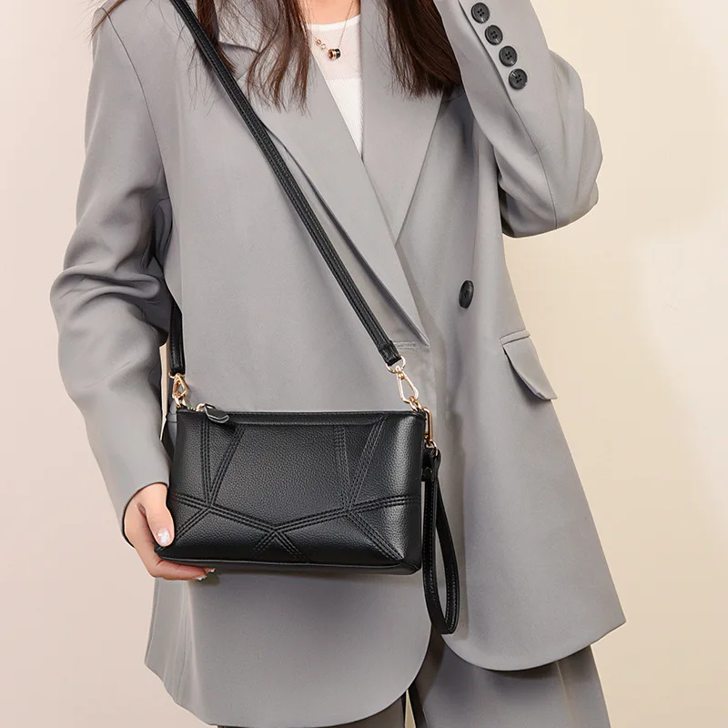여성 숄더 가방 크로스 바디 패션 메신저 가방 캐주얼 작은 가방 2025 새로운 여름 부드러운 가죽 지갑 중년 노인