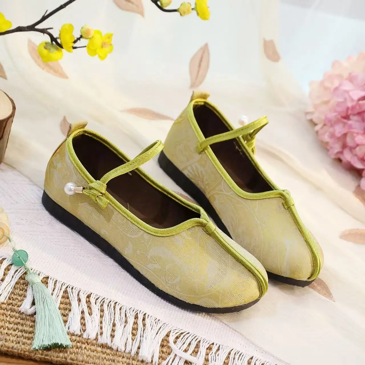 

Women Chinese Style Silk Flat sole Shoes Spring Summer New Soft sole Shallow Buckle Strap Light Nude Shoes Cheongsam Shoes