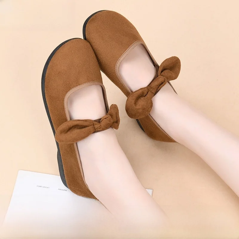 Old Beijing Cloth Shoes Women's Spring Summer New Style Breathable Soft Bottom Mom Shoes Versatile Long Standing Not Tired Fo...