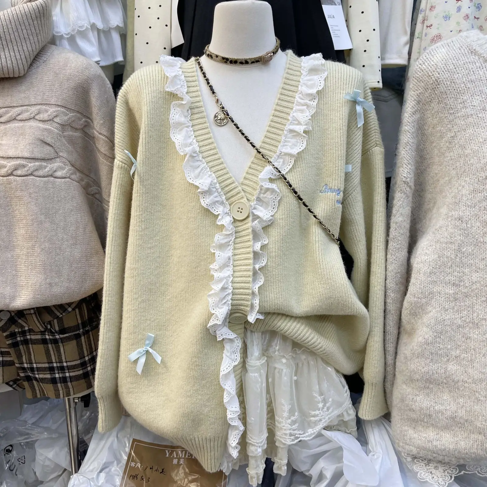 

2025 Sweet Loose and Gentle Style V-neck Lace Sweater Cardigan Loose Versatile Knitted Jacket