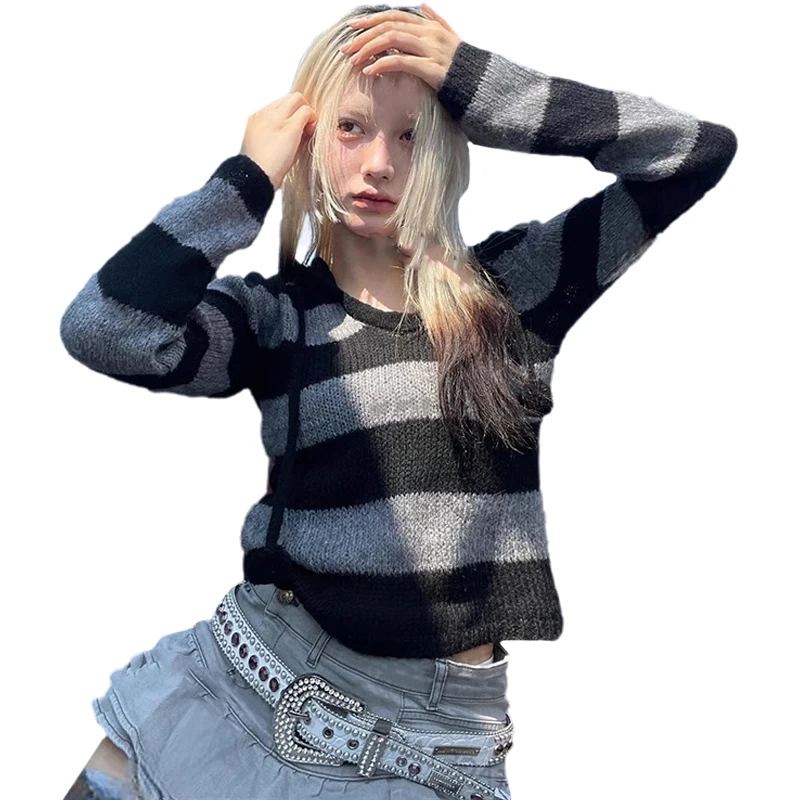 

American retro spicy girl gray striped short hooded knitted sweater long sleeved sweater versatile
