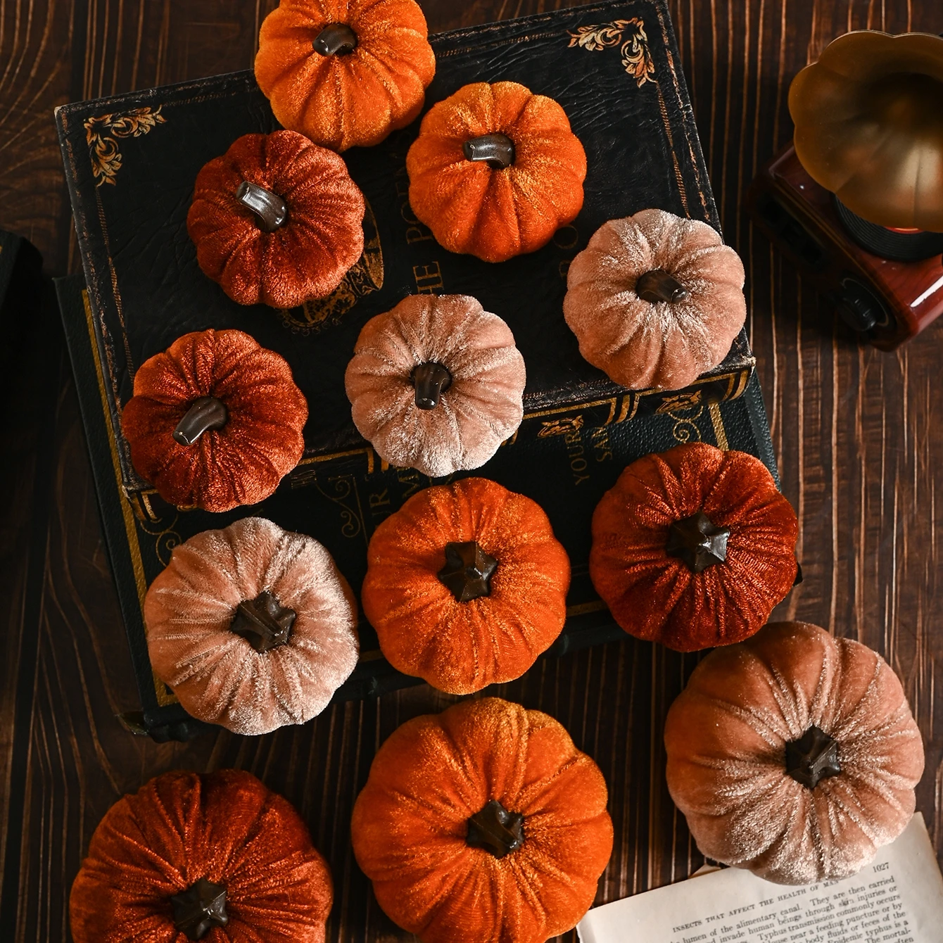 12 Stück pro Packung Künstliche Seiden-Kürbisse für Weihnachtsbaum, Halloween, Heimdekoration, Tischdekoration, Hochzeit, Garten, DIY-Geschenkbox, Scrapbook-Bastelarbeiten – Detail 2