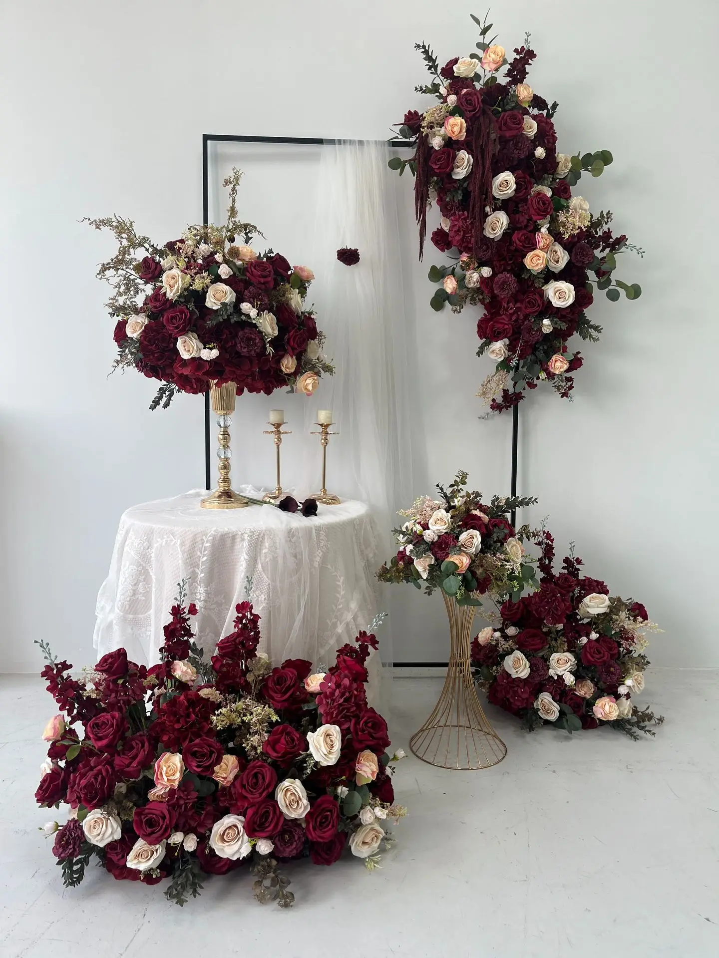 80CM Tiefrote Künstliche Blumenkugel Hochzeits-Hintergrundbogen Blumenarrangement Tischdekoration Event-Party-Dekor für den Großhandel – Detail 1