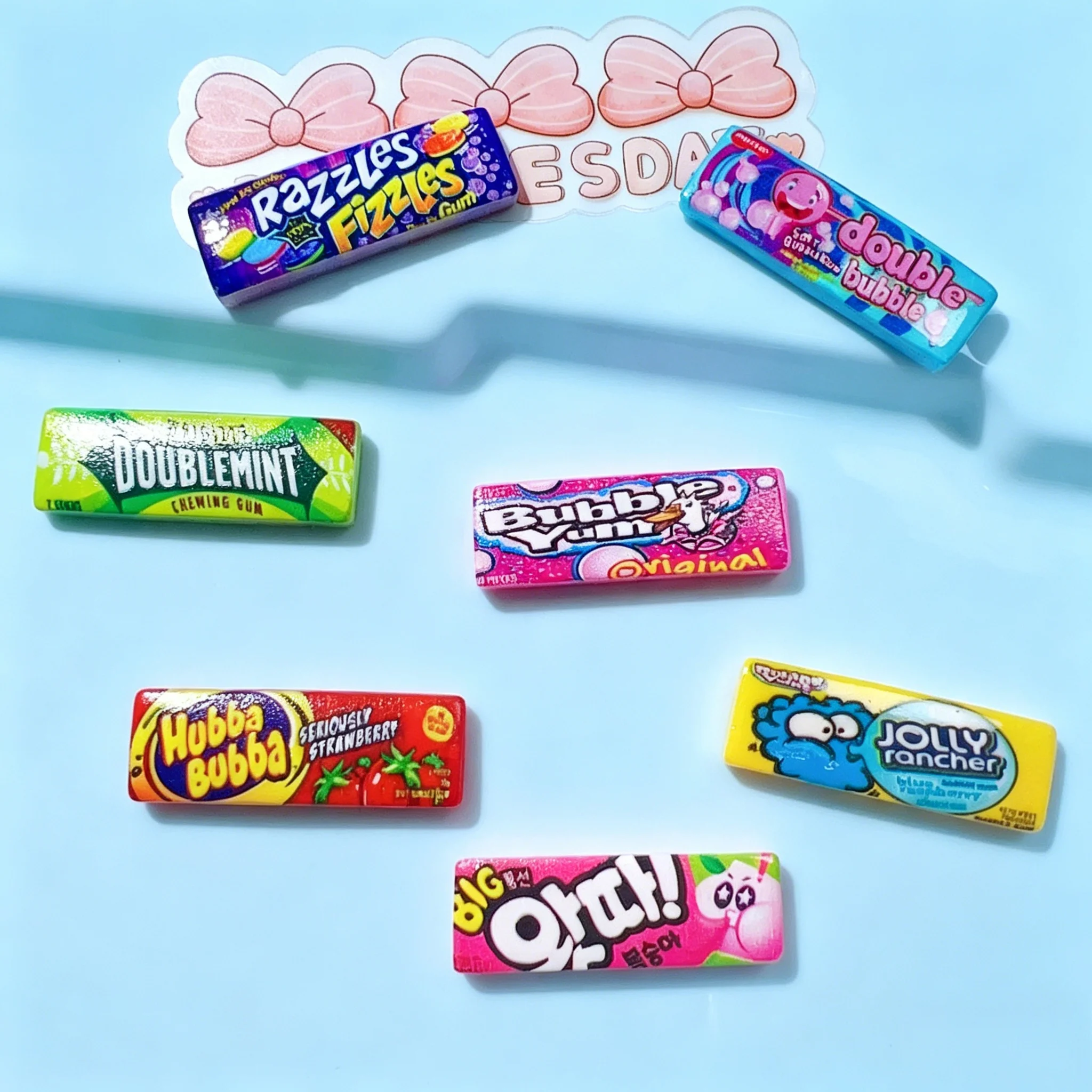 10Pcs Simulation Chewing Gum Resin Charms, DIY Accessories for Cream Glue Dispensing, Phone Case Decoration & Edible Playthings