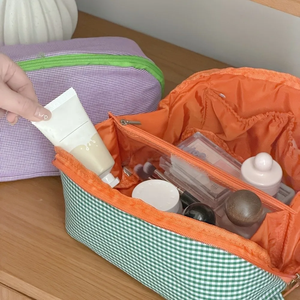 Pillow Shaped Travel Cosmetic Bag Multi-functional Large Capacity Toiletry Bag Large Opening Plaid Checkered Makeup Bag Women