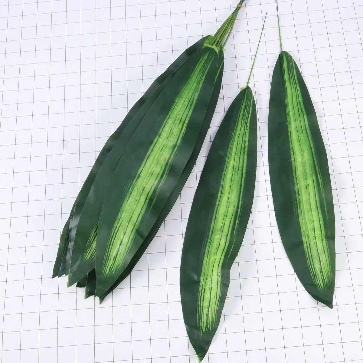 

40Pcs Artificial Brazil Leaves High Simulation Green Tropical Leaf Decoration Home Office Cafe DIY Floral Arrangement Fake