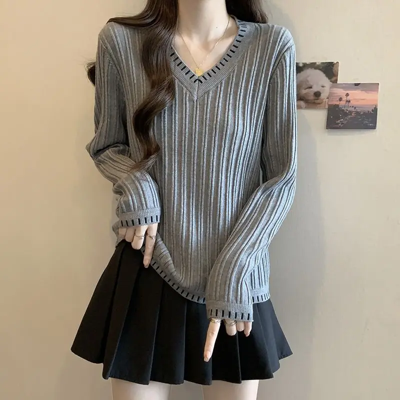 Autumn New Original Design Fashion Loose High Quality Knitted Sweater Elegant Casual V-neck Comfortable Young Style Women's Top