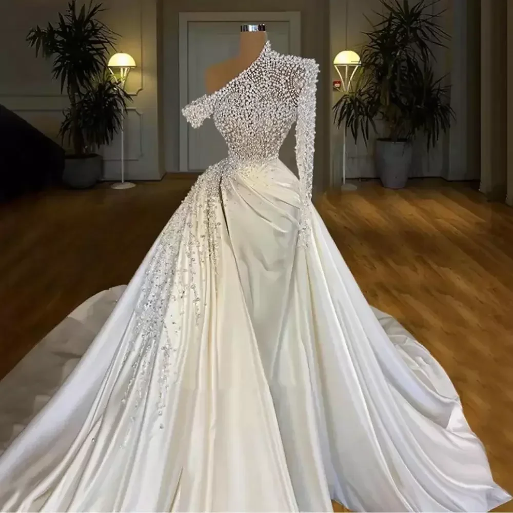 

Customized Beading Pearls Dubai Ball Wedding Dress One Shoulder Long Sleeve Satin Saudi Arabic Bridal Gown
