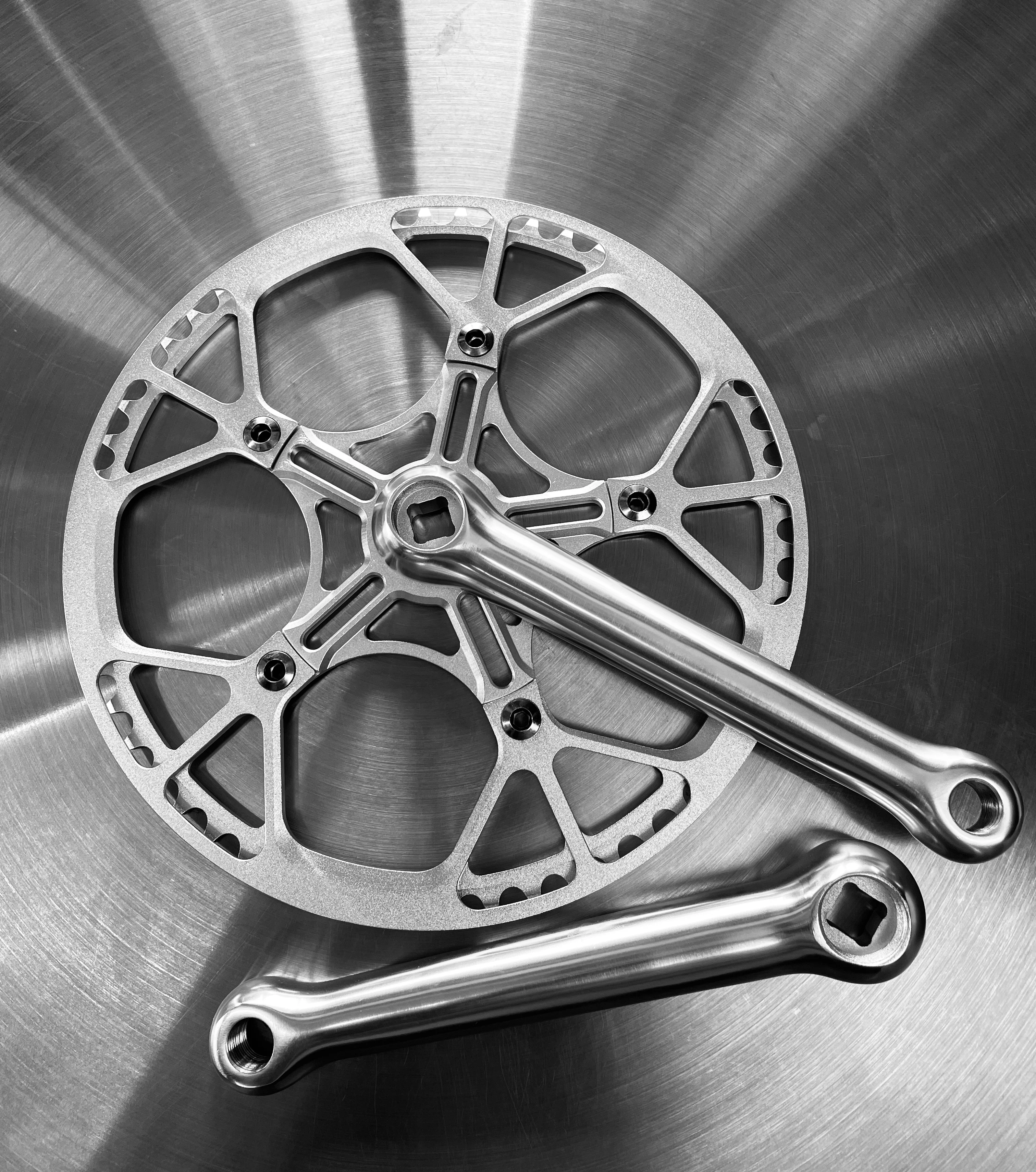 

CNC BCD130 45/47/50/52/53/56/58t Alloy Chainring With Chain Guard/Cover 170mm Square/ Hollow Integrated Folding Bike CranksetAT