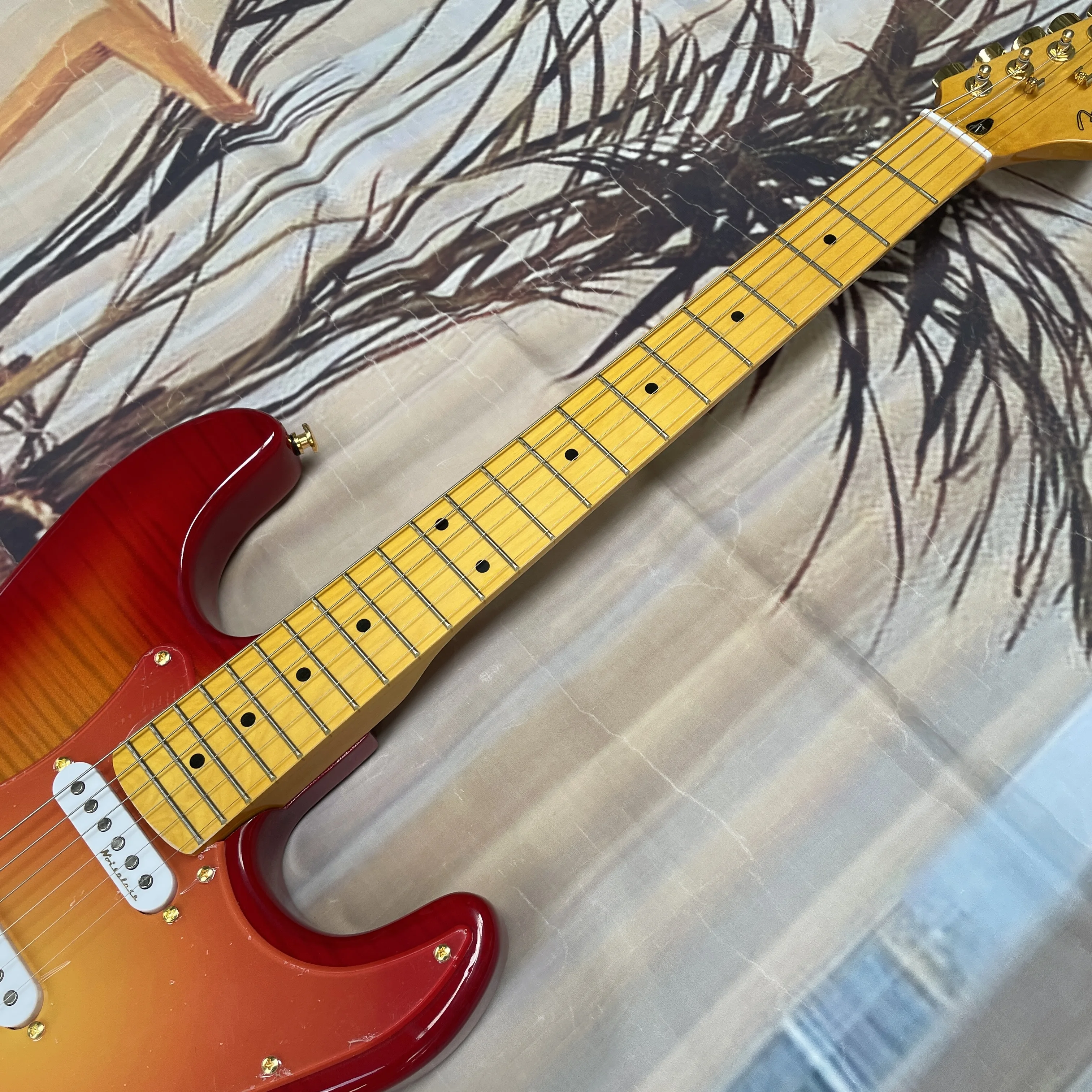 6-String Electric Guitar with Tiger-Striped Veneer, Maple Fingerboard and Gold Hardware Guitars A Vintage Rock Electric Guitarra
