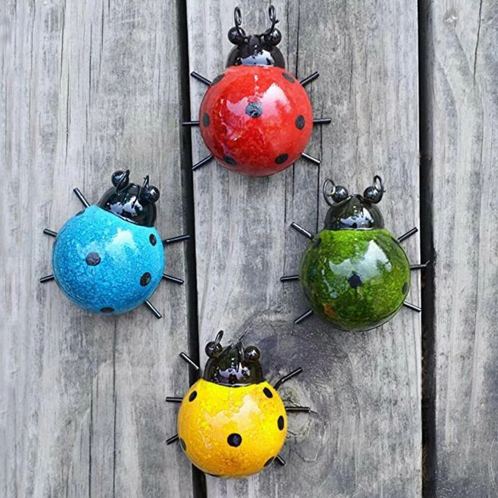 2026 Mini Metal Ladybug Beetle Fence Hanger Wall Hanging Ornament Statue Outdoor Patio Garden Figurine Sculpture For Home Decor