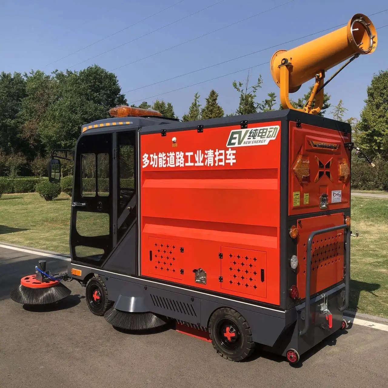 Enclosed Cabin Street Sweeper All-Weather Cabin Ride-On Road Sweeper Machine Dust Suppression Sweeper Steel Factory