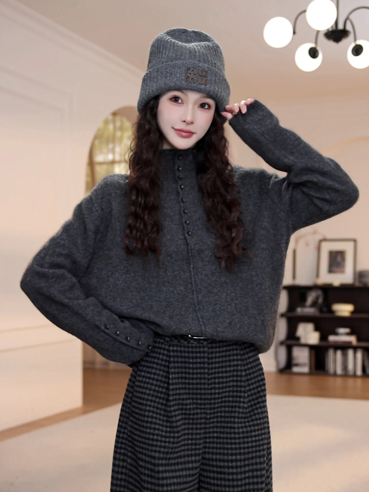 快適なロングスリーブニットウェア、ハイネック、無地、韓国風、通勤トップス、万能デザイン、レディース冬服